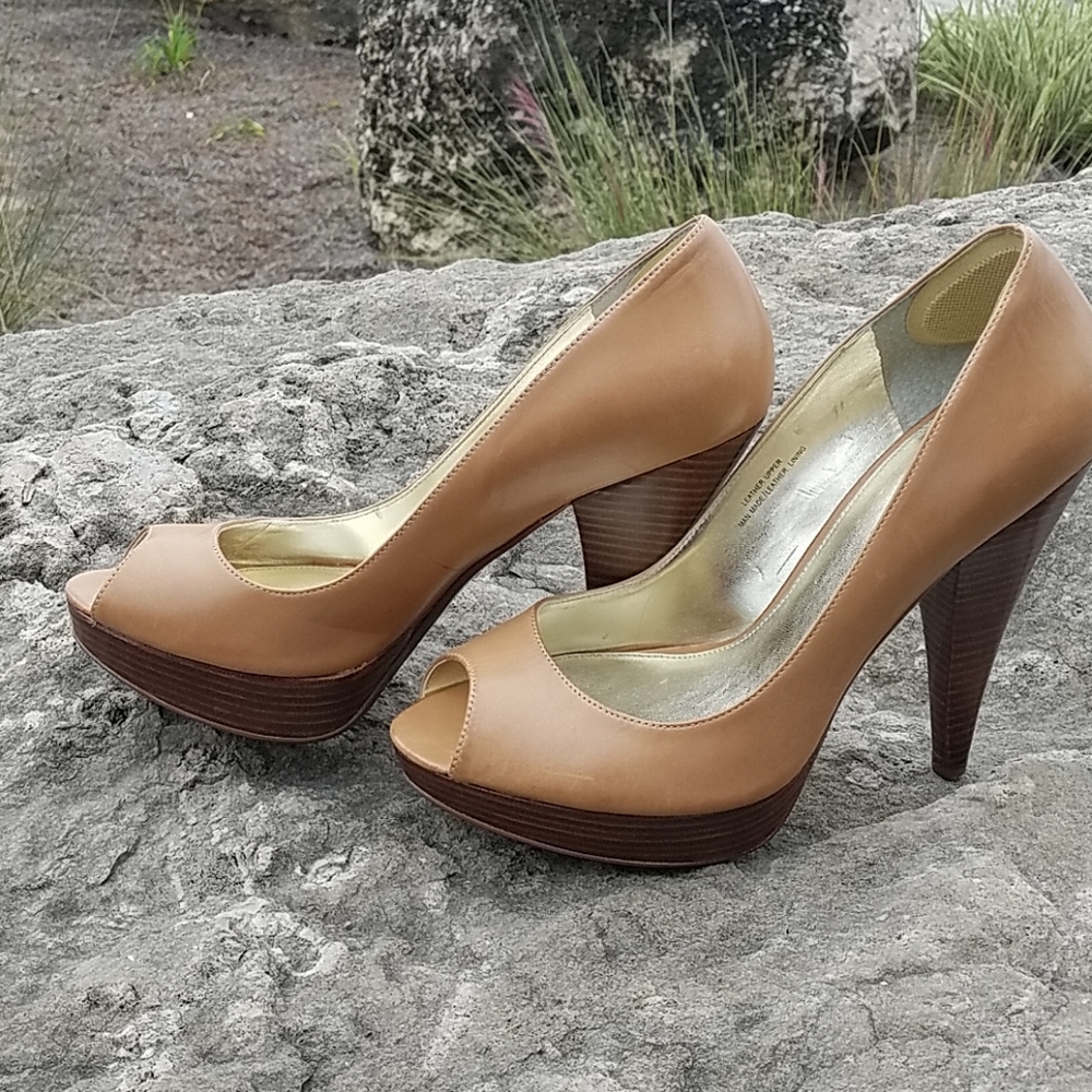 ((Via Spiga)) Camel Leather and Wood